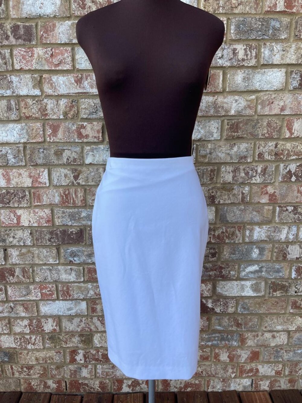 alice and oliva Pull On Stretch Elastic Waist Pencil Skirt in white size 6